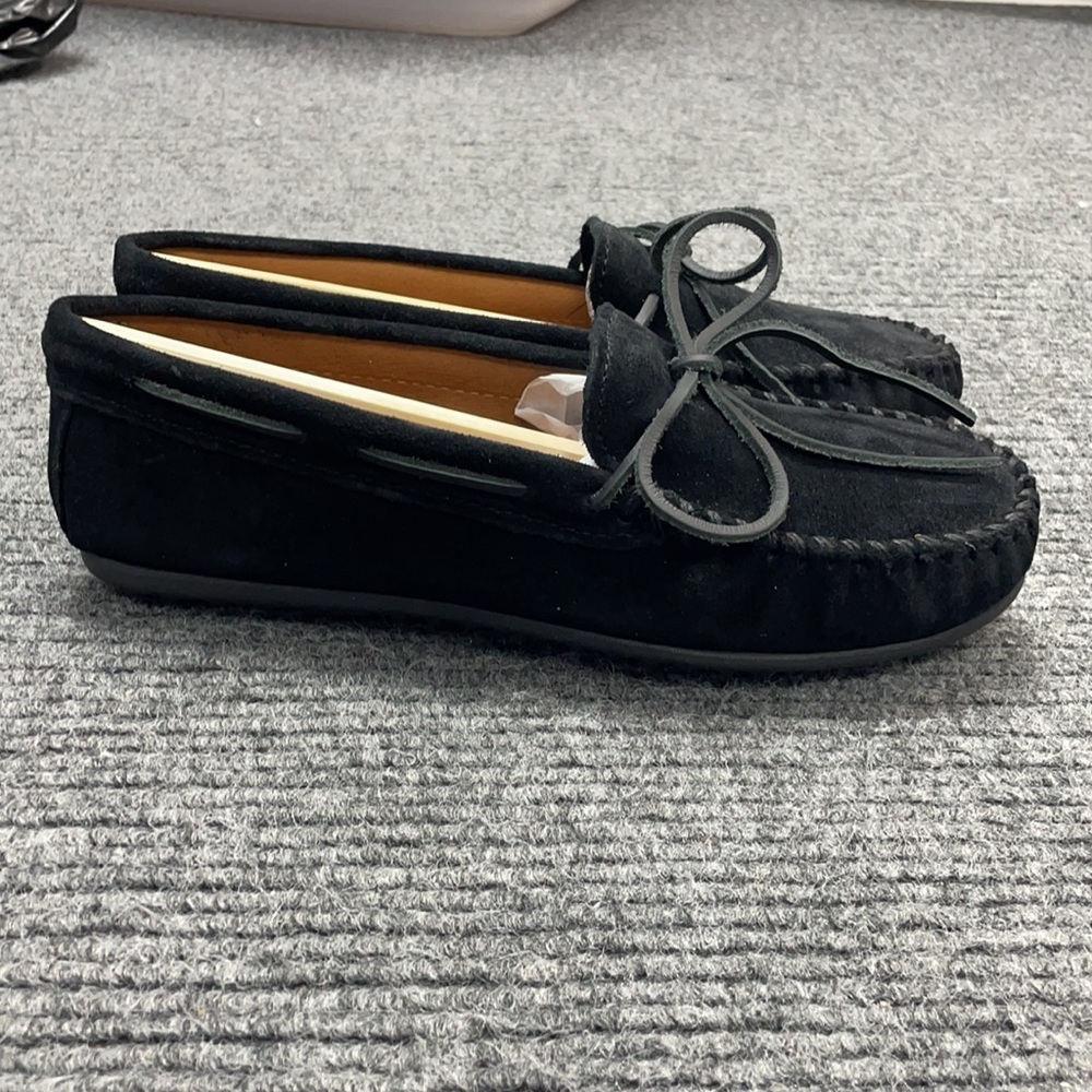 Minnetonka Men’s Black Moccasins (2918) - Picture 4 of 6